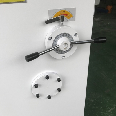 Manual blade gap adjustment